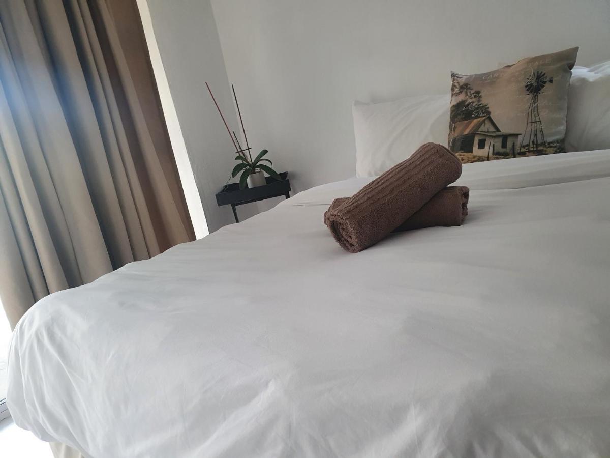 Cammy'S Guesthouse Kuils River Exteriör bild